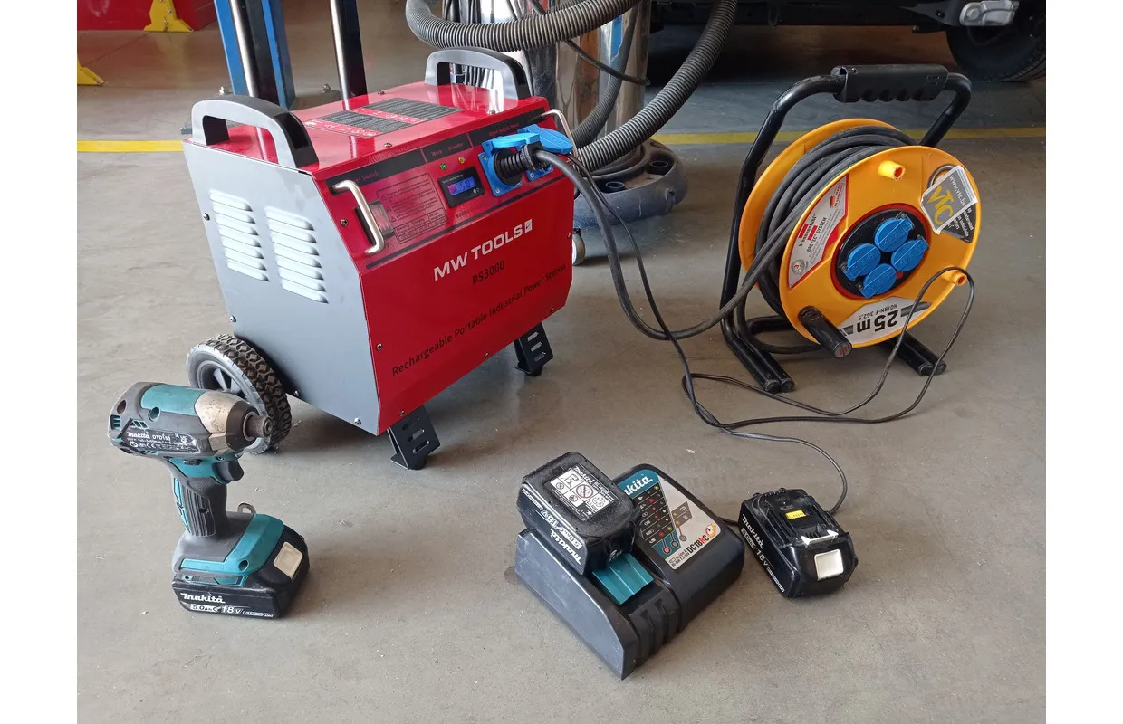 Power station 230 V 2405 Wh 3.5 kW industrieel met trolley MW Tools