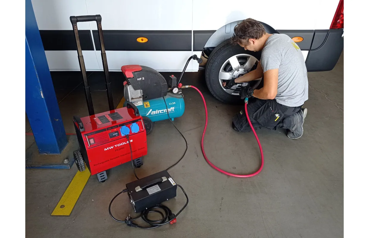 Power station 230 V 2405 Wh 3.5 kW industrieel met trolley MW Tools